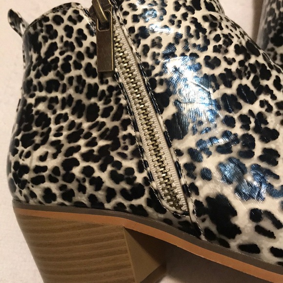 Women’s Boots! - Picture 2 of 5